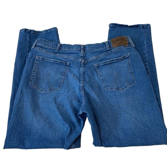 Wrangler Jeans Men’s Size 40x32 Relaxed Fit Western Style Denim Cowboy Rancher - Picture 2 of 10